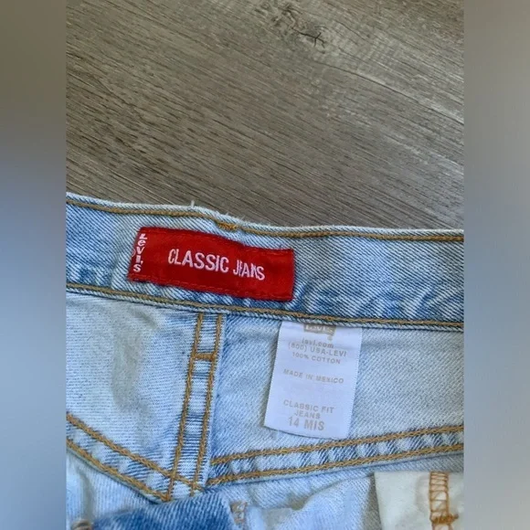 VTG Levi’s Mom Shorts Classic Denim Shorts Light Wash Blue Size 14 Size 32 Boho
